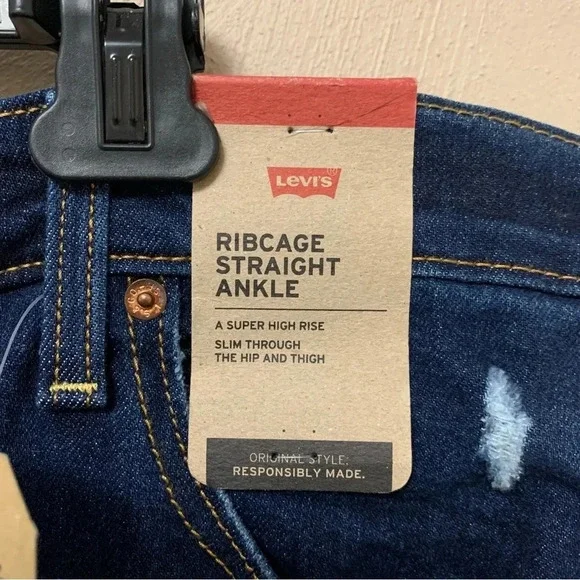 Levi’s Ribcage Straight Ankle Jeans - Picture 10 of 12